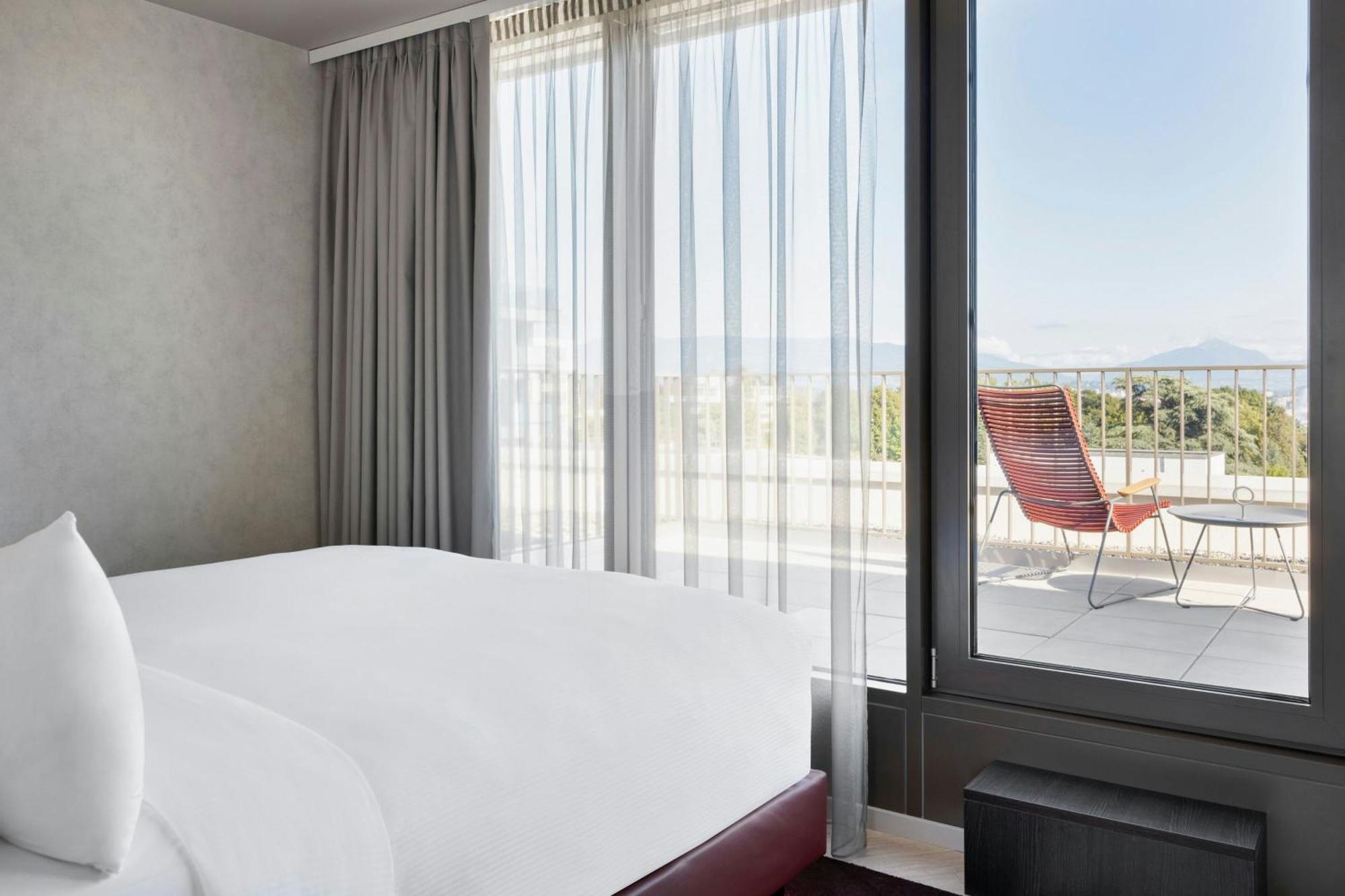 Residence Inn By Marriott Geneva City Nations Екстериор снимка